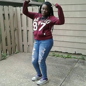 Meet your Posher, Lauren